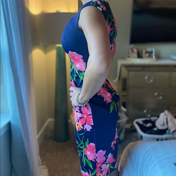 Vince Camuto Shift Dress - Picture 5 of 9